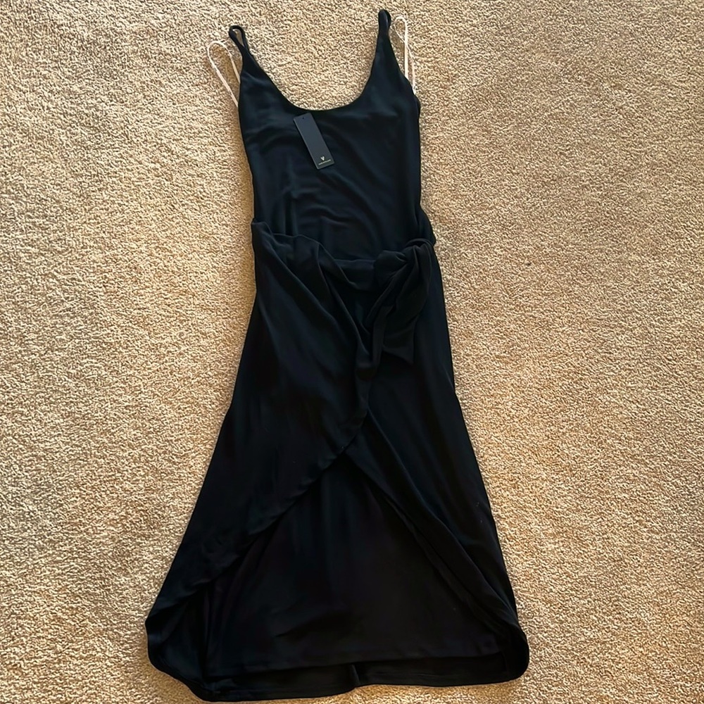 New with Tags! Women’s Lulus black faux wrap midi dress